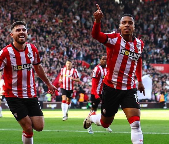 南安普顿客场惜败，维拉从此无敌